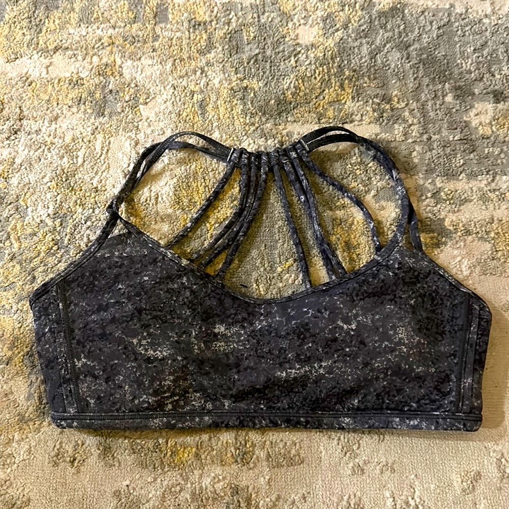 LULULEMON ATHLETICA